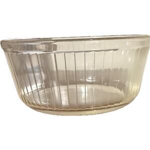 VTG PYREX 2 qt 8” clear glass ridged or pleated soufflé casserole baking dish.
